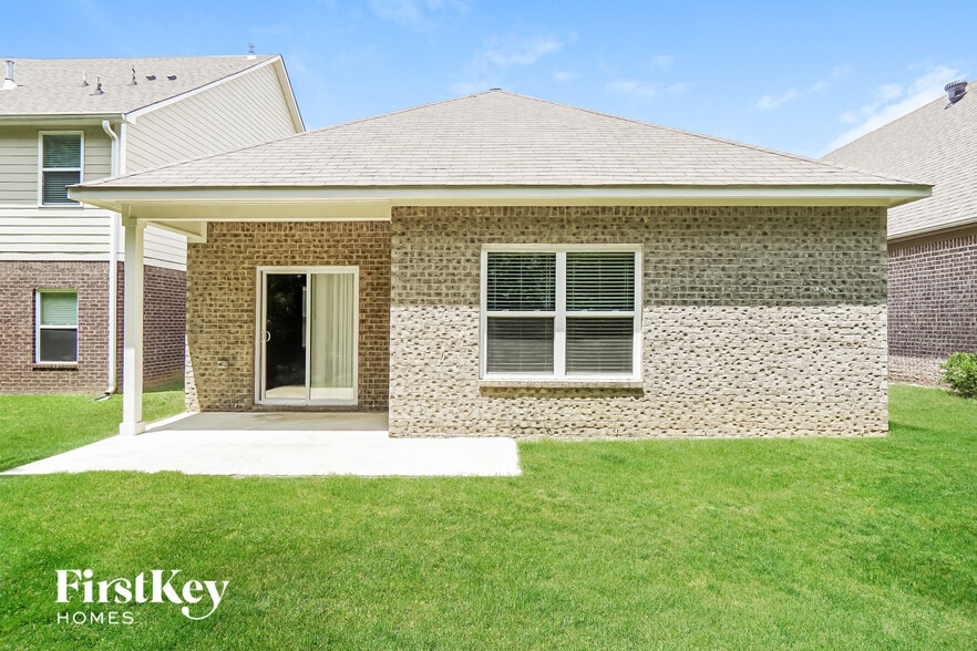 Building Photo - 383 W Park Dr