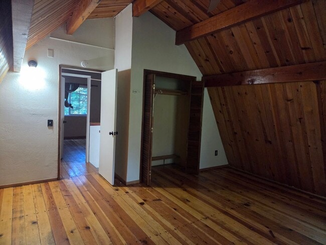 Building Photo - Charming 3-Bed, 2-Bath Home in Peaceful Tw...