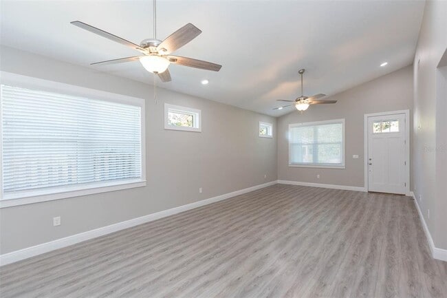 Building Photo - 218 W Jean St