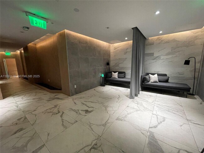 Building Photo - 90 SW 3rd St