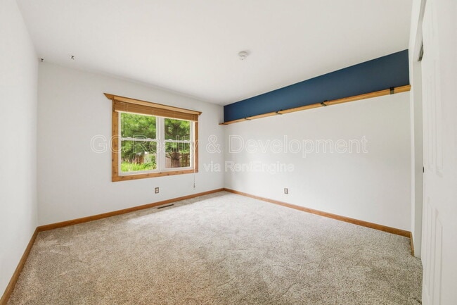 Building Photo - 938 Canterbury Dr