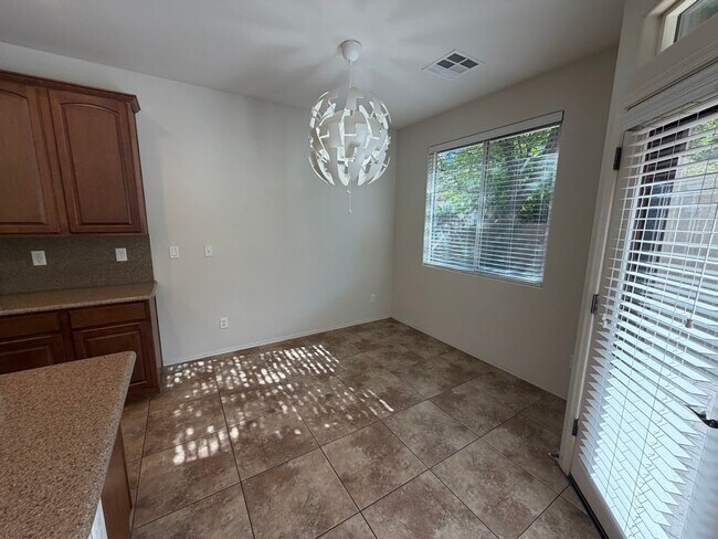 Building Photo - Cozy Home for Rent in Gilbert's Morrison Ranch!!
