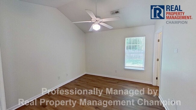 Building Photo - 3 BD/2BA Home in Azalea Trace w/Fenced Backyard and Exciting Updates Underway!