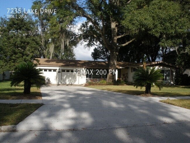Primary Photo - 7235 Lake Dr