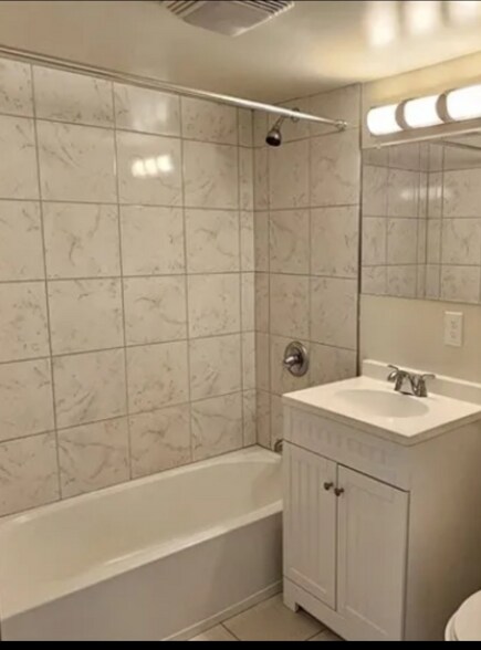 Building Photo - 70 North St