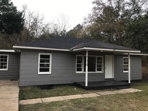 Building Photo - **UPCOMING**3 or 4 Bedroom / 1.5 Bathroom Home for Rent in Columbus, GA