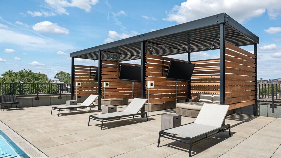 Building Photo - 2480-2522-2522 N Milwaukee Ave