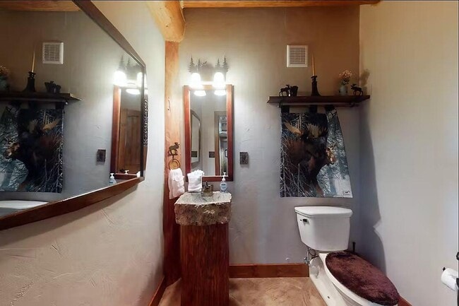 Building Photo - 160 County Rd 6236