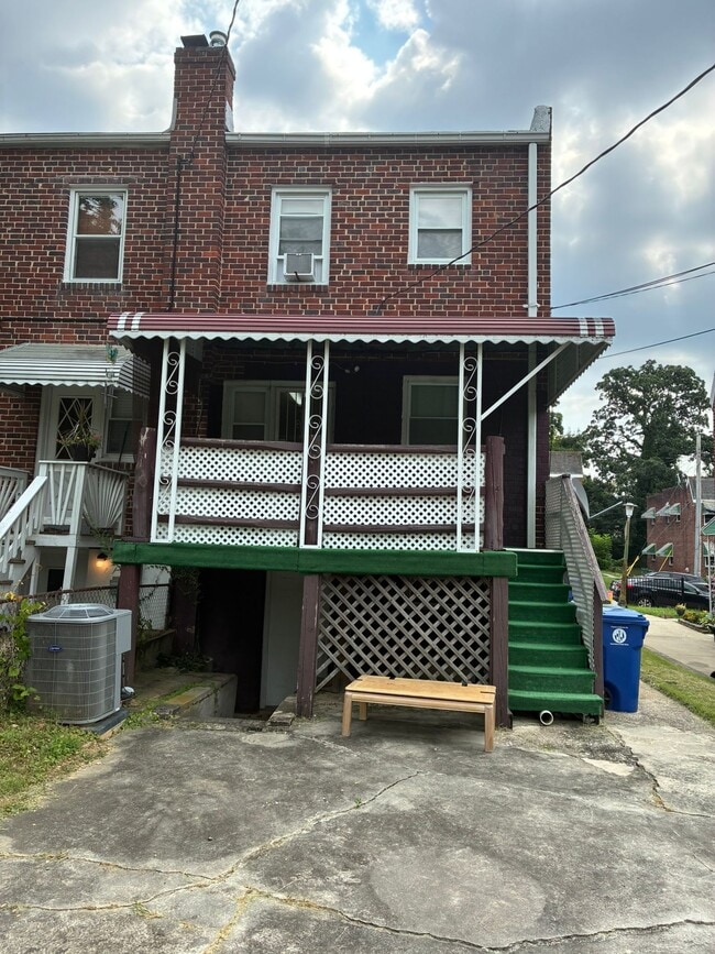 Building Photo - Saint Georges Avenue