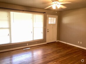 Building Photo - Two Bedroom Very Close to OU Campus