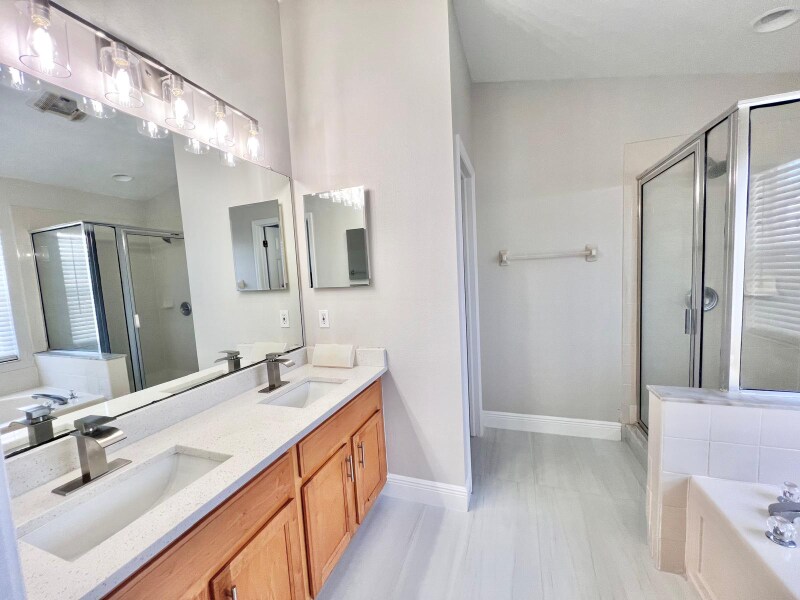 Building Photo - 7547 Terrace River Dr