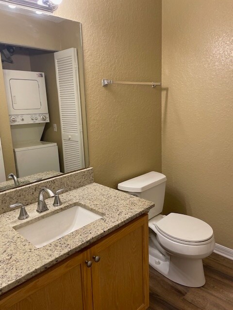Building Photo - 2323 Feather Sound Dr