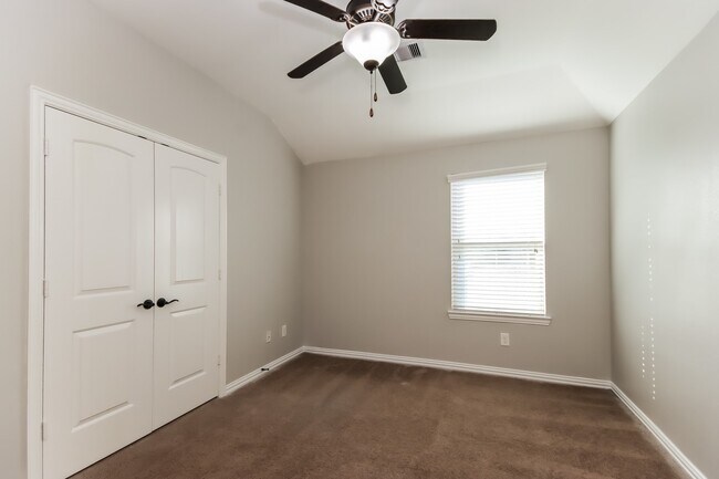 Building Photo - 24107 Newberry Bend Dr