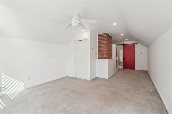 Building Photo - 2649 Jefferson Terrace