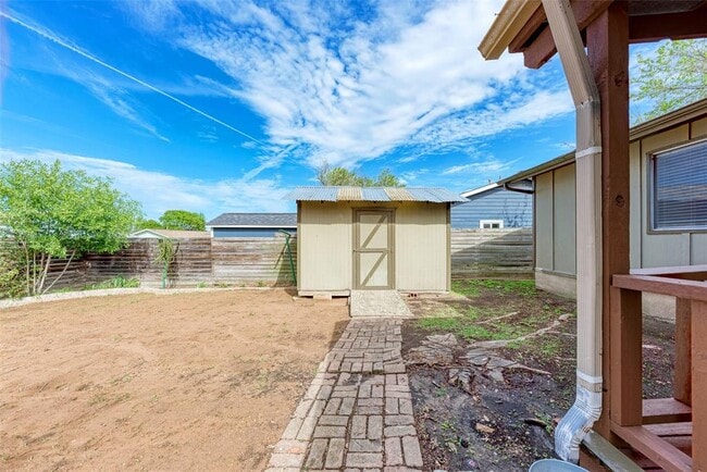 Building Photo - 2804 Sissinghurst Dr