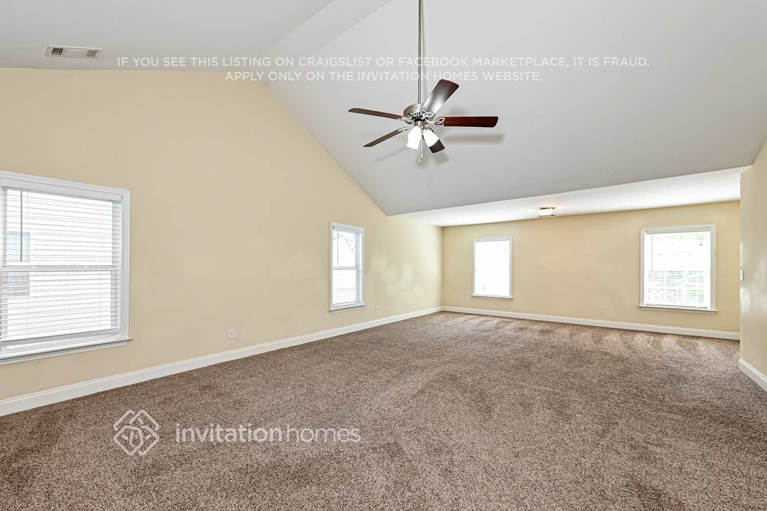 Building Photo - 2116 Leafmore Ct SE
