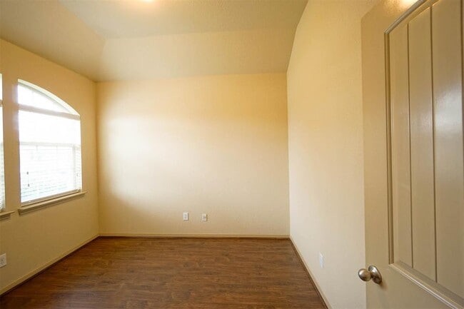 Building Photo - 6139 Grassy Haven Ln