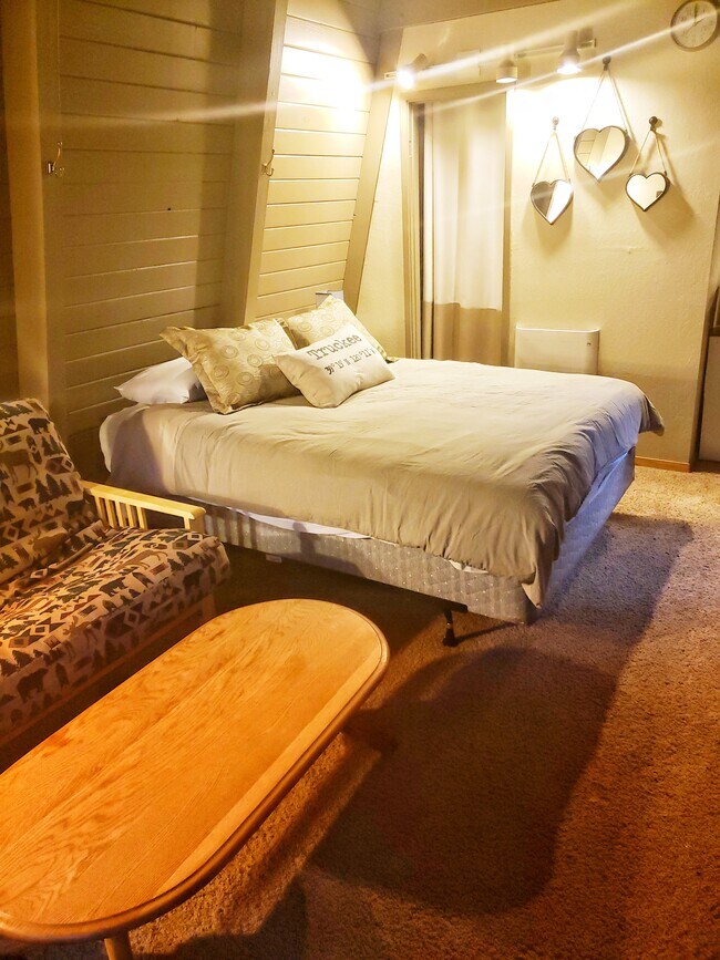 In-Law Unit - w/ Updated Furniture - 14234 Glacier View Dr