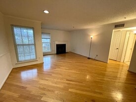 Building Photo - 1524 Lincoln Way