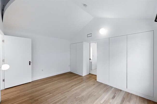 Building Photo - 5207 Avenue F