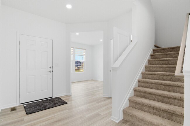 Building Photo - 709 Risdon Trail S