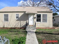 Building Photo - Cute 3 Bedroom Home!