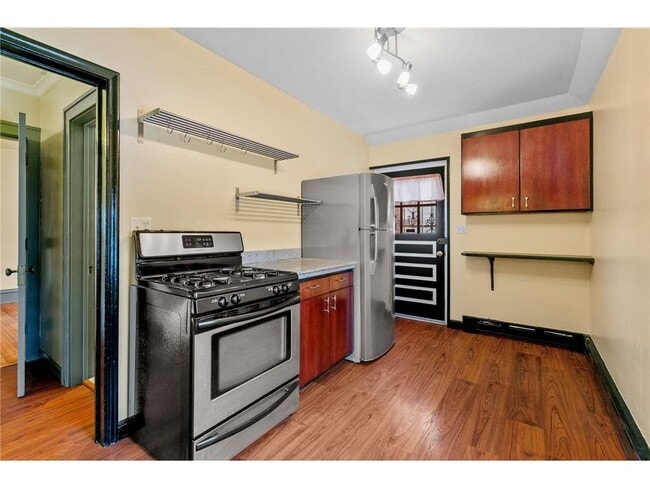 Building Photo - 2302 1/2 Blaisdell Ave