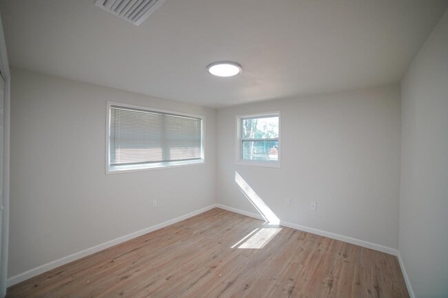 Building Photo - 5057 Tillie Ln