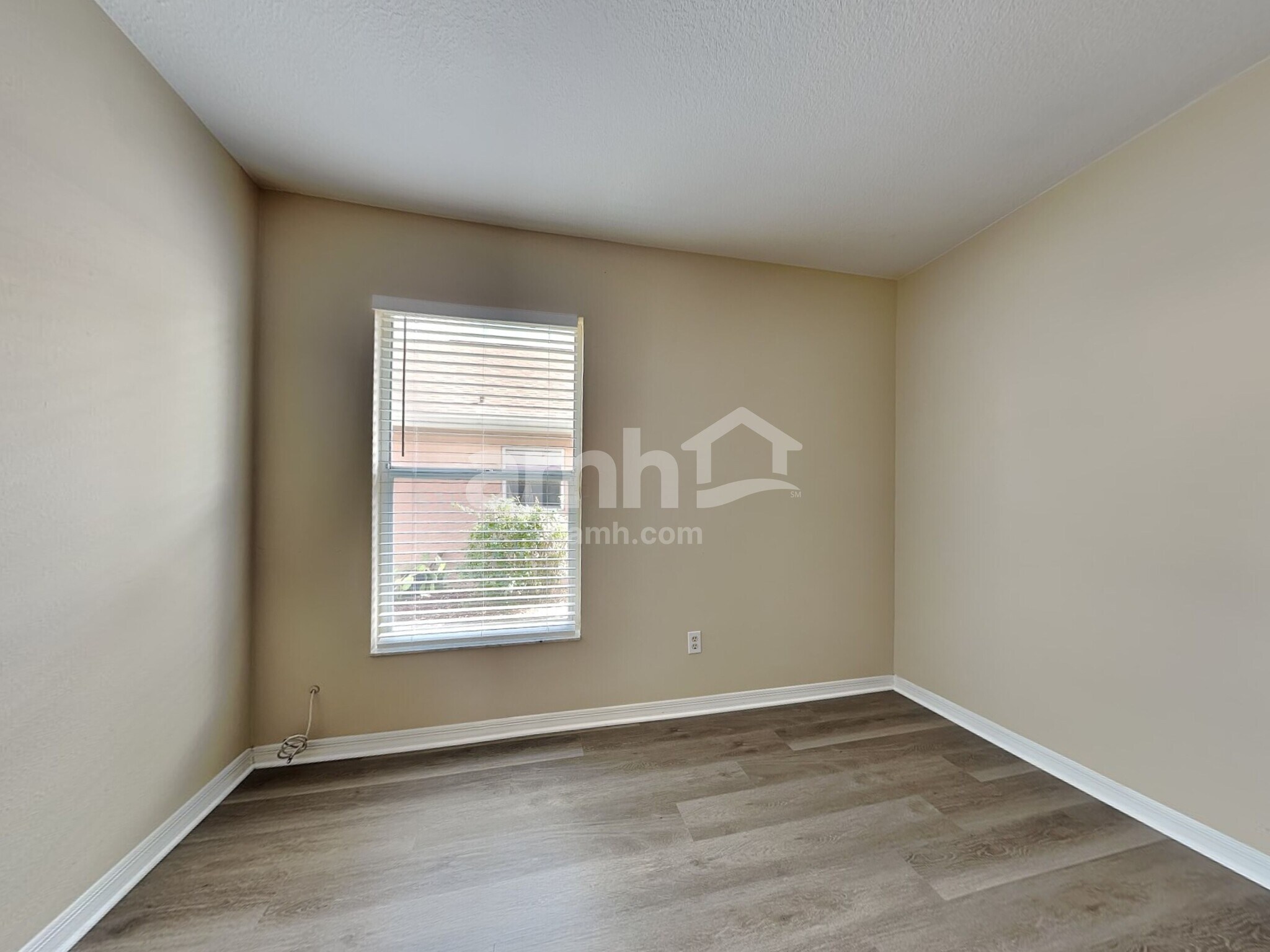 Building Photo - 1722 Wakefield Dr