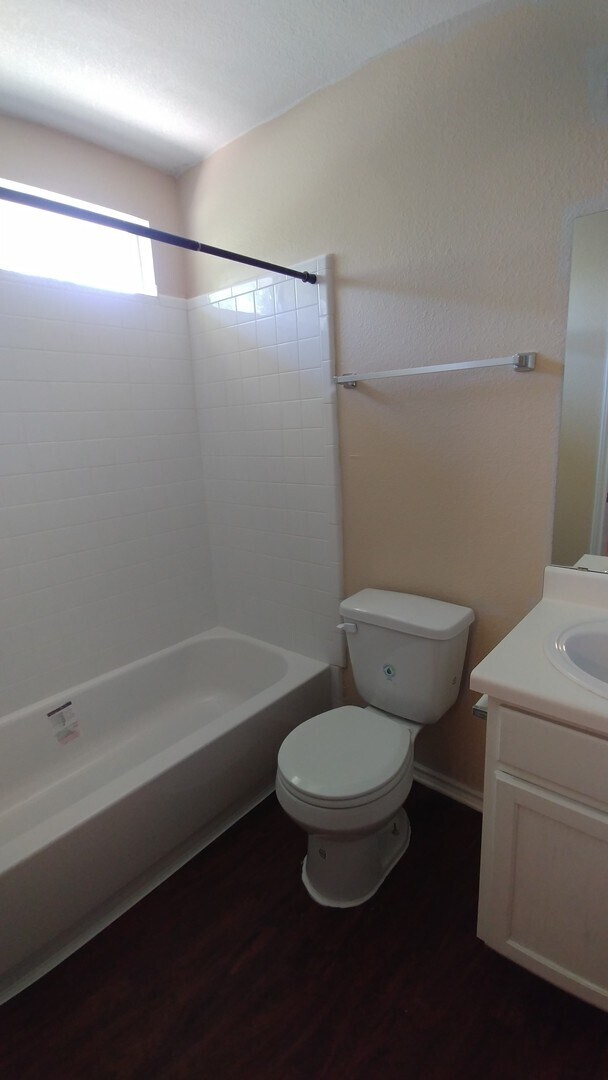 Building Photo - 244 Langely