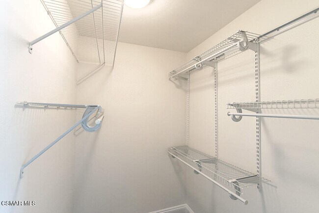 Building Photo - 1074 Elfstone Ct