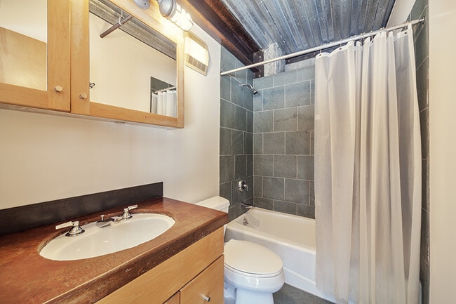 Building Photo - 465 10th St