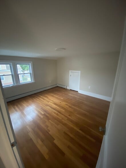 Bedroom - 750 Academy Ave