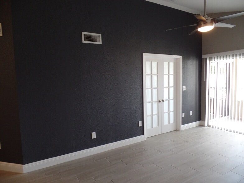 Building Photo - 2881 N Oakland Forest Dr