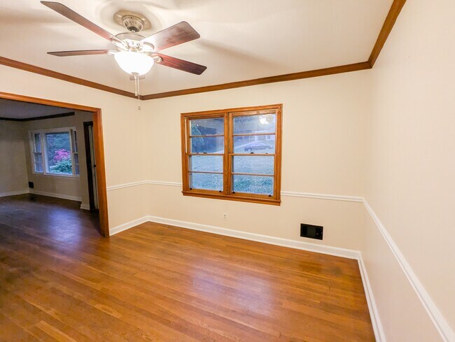 Building Photo - 2019 Bramblewood Dr NE