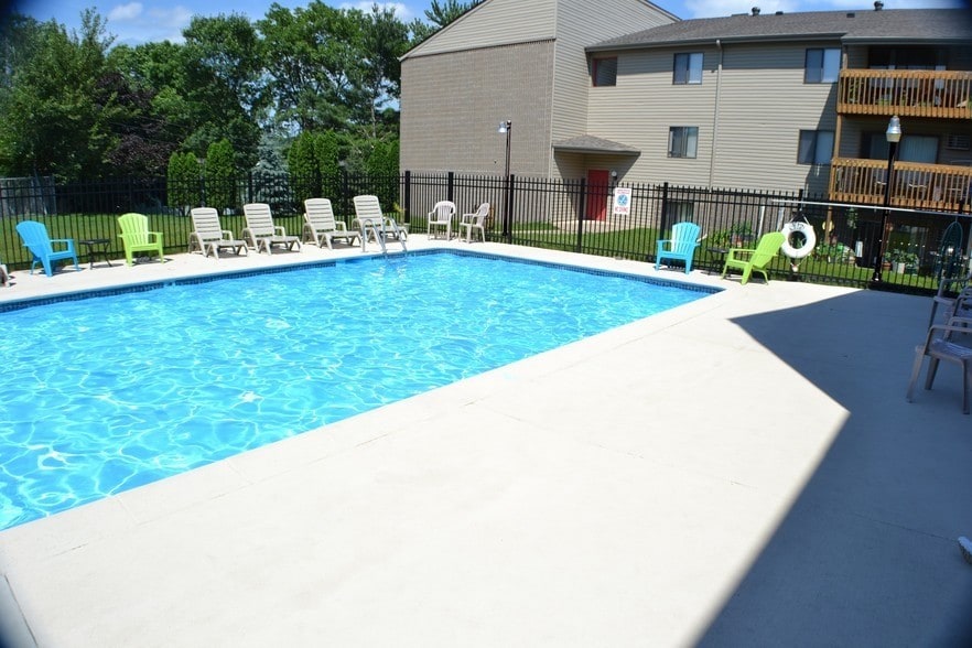 Primary Photo - St. Vallerie Apartments