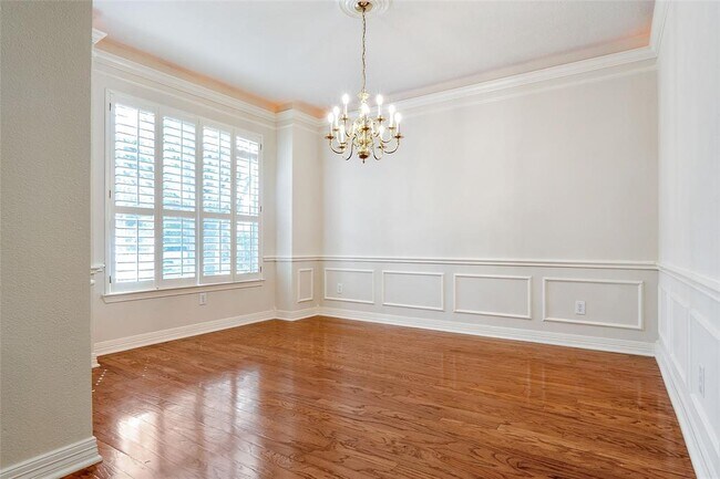 Building Photo - 5534 Chesapeake Pl