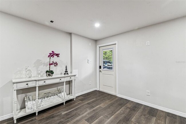 Building Photo - 1006 E 26th Ave