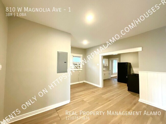 Building Photo - 810 W Magnolia Ave