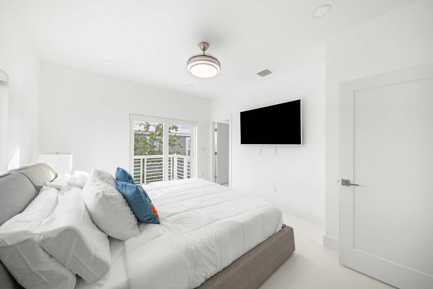 Building Photo - 387 82nd St