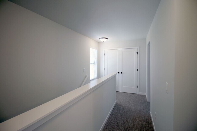 Building Photo - 2324 Lovie Ln