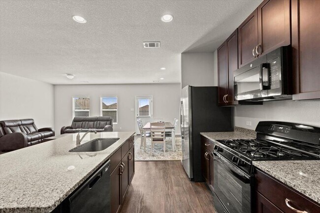 Building Photo - 1296 Teychas Dr