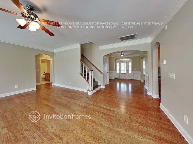 Building Photo - 8426 Fairlight Dr