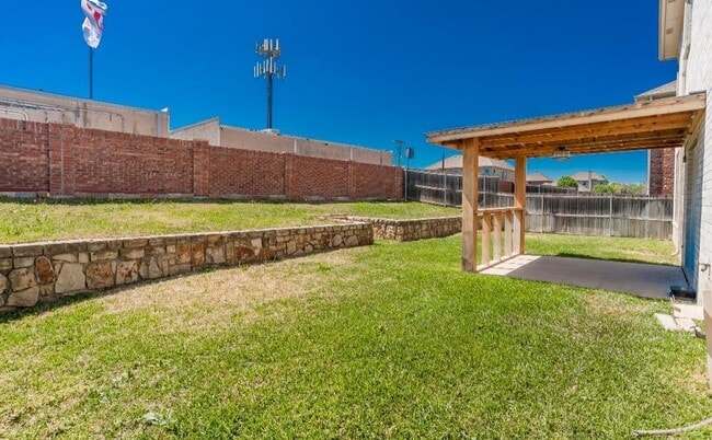 Building Photo - 506 Port Royale Way