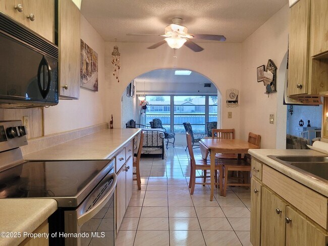 Building Photo - 7559 Heather Walk Dr