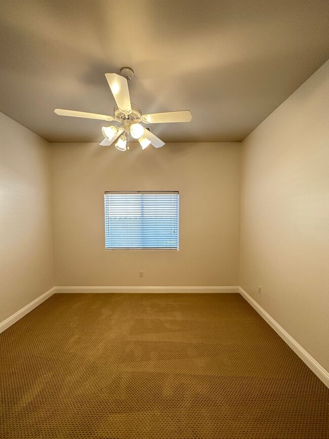 Building Photo - Elegant 4-Bedroom Home in the Prestigious ...