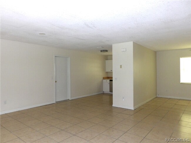 Building Photo - 8935 N Basswood Ave