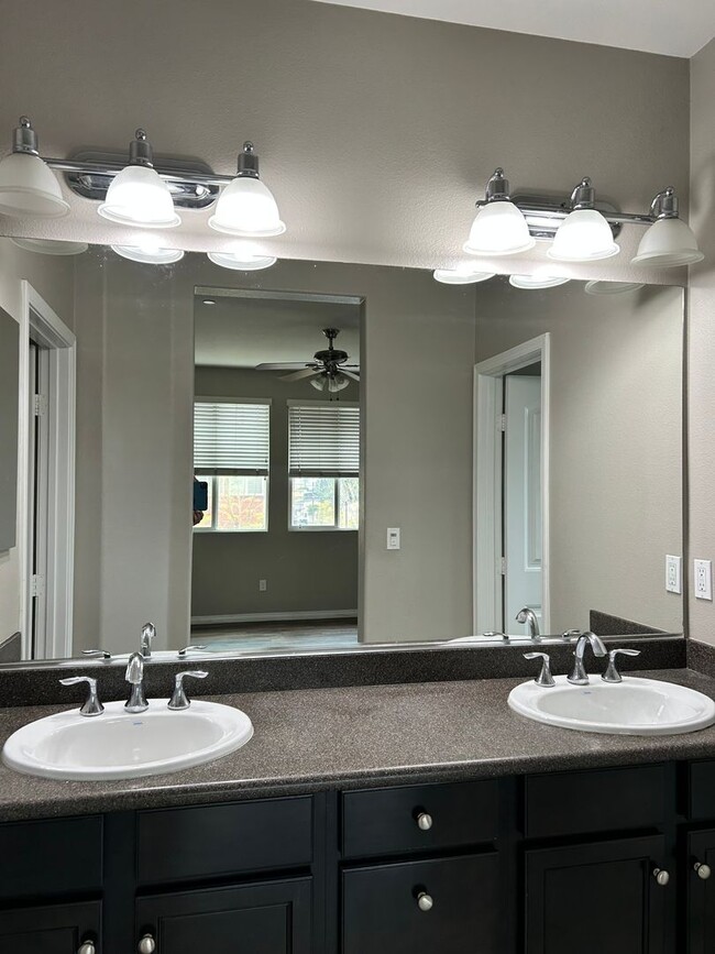 Building Photo - Modern Comfort Meets Classic Charm – 4BR H...