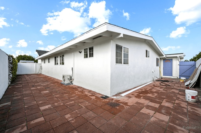 Building Photo - Showing Times: to schedule a viewing, please contact us