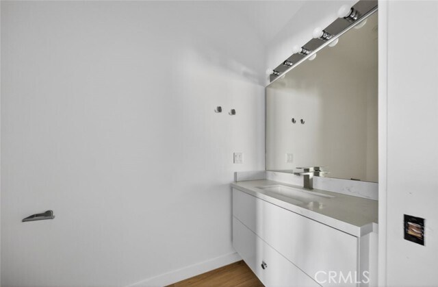 Building Photo - 534 E San Jose Ave